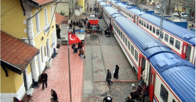 POZANTI’DA ARTIK TREN BİLETİ SATILMIYOR