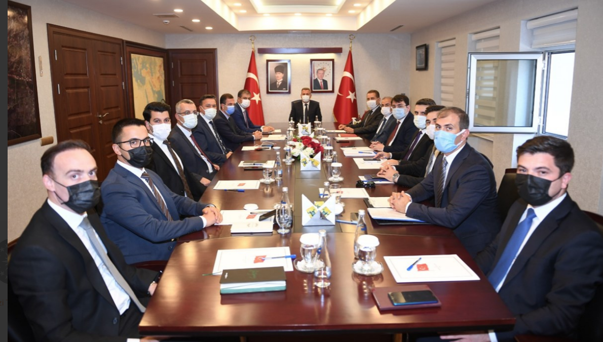 VALİ ELBAN KAYMAKAMLARLA TOPLANDI