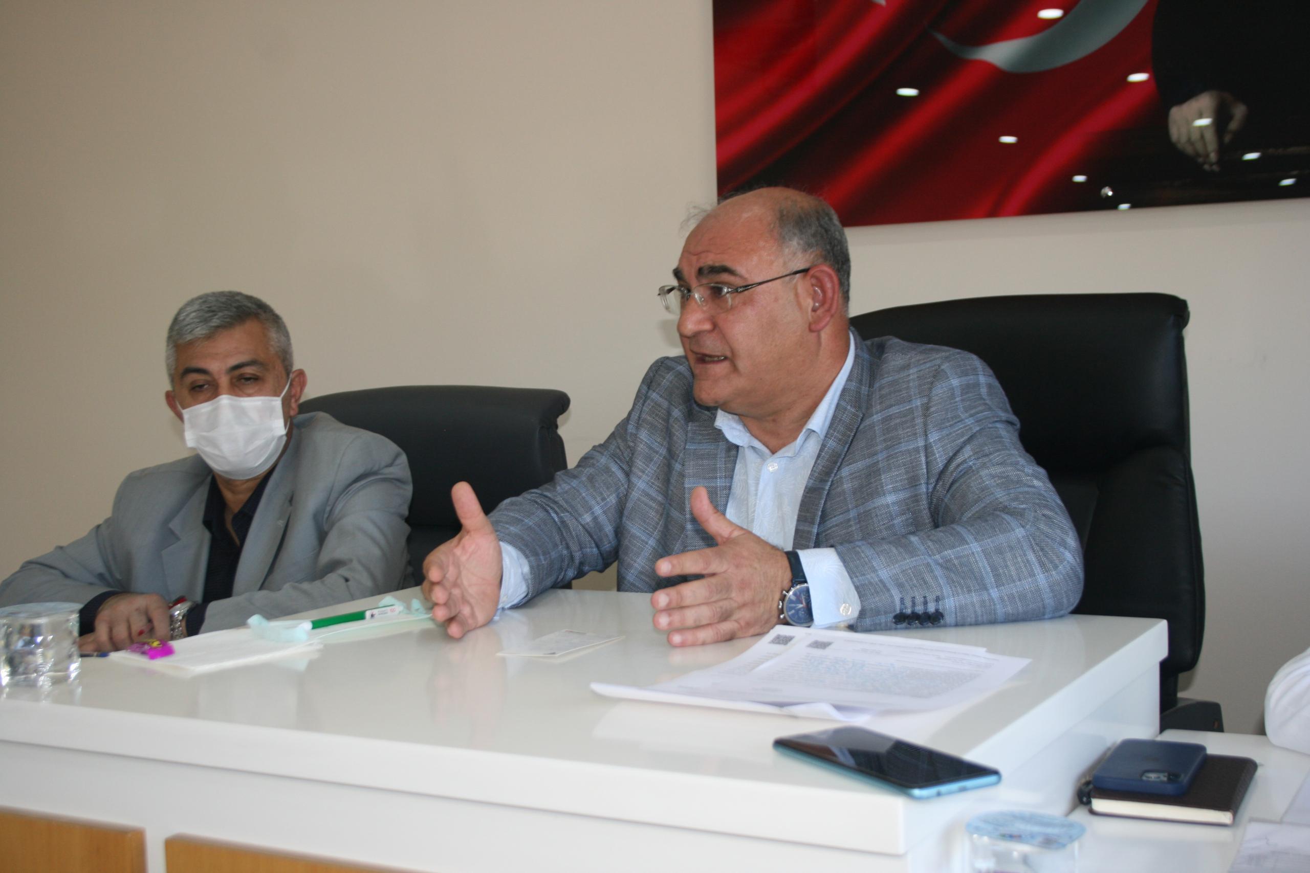 “ARTAN MALİYETLER PARKE TAŞI DÖŞENMESİNİ YARIYA DÜŞÜRDÜ”