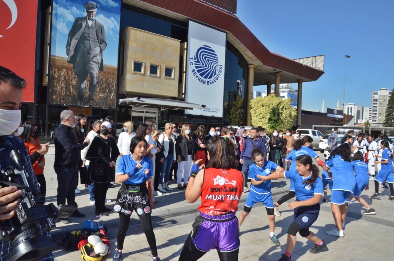 ”KADIN SAVUNMASIZ DEĞİLDİR”