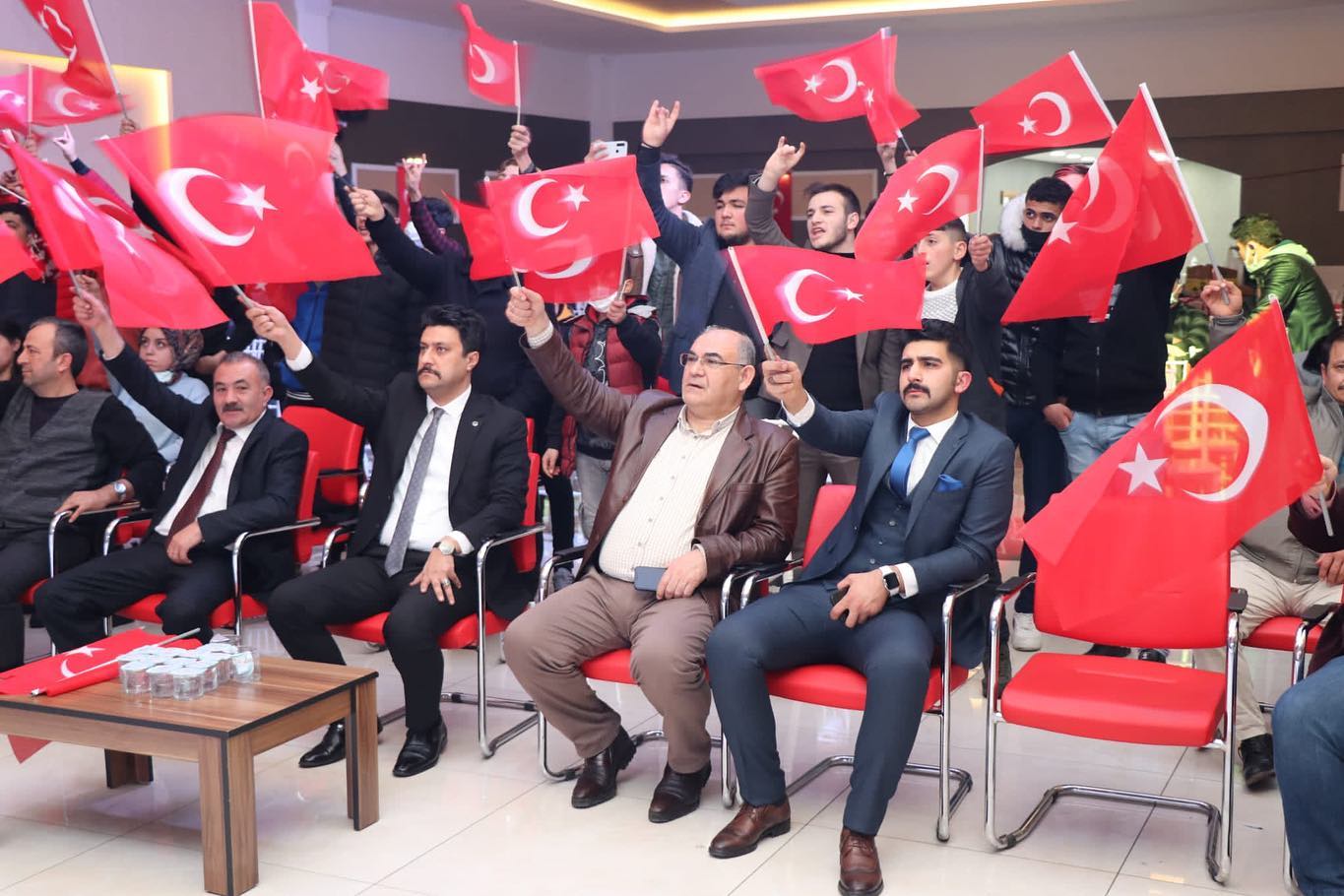 ÜLKÜ OCAKLARINDAN YENİDEN DİRİLİŞ KONSERİ