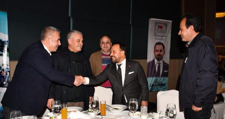 BAŞKAN ULUDAĞ ADANA MEDYASI İLE YEMEKTE BULUŞTU