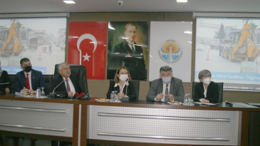 “METRO ADANA’NIN YAŞAM VE TRAFİK SORUNUDUR.”