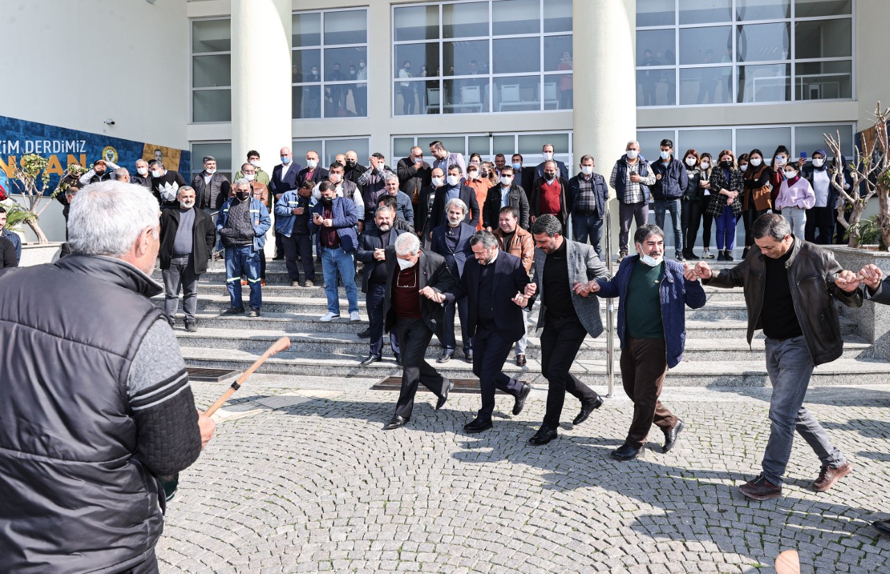 KOCAİSPİR’DEN İŞÇİLERE HALAYLI “ZAM”