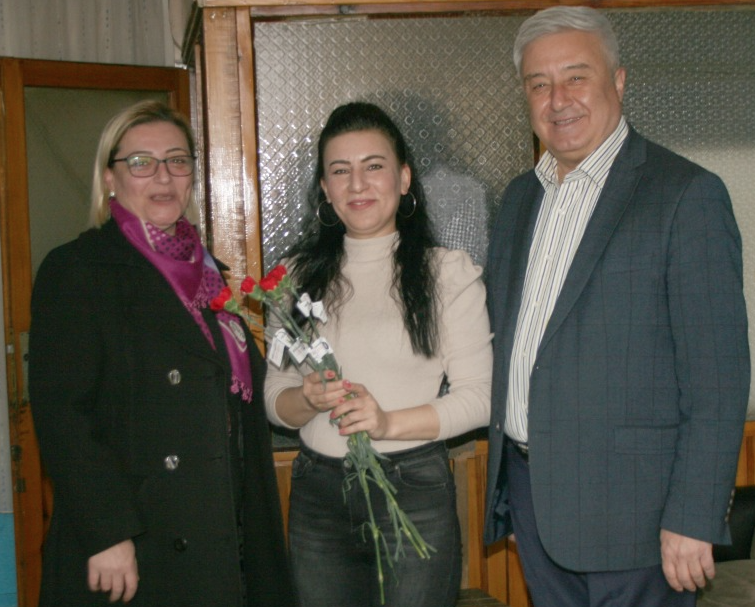 KADINLAR GÜNÜNDE AK PARTİ VE CHP’DEN  ZİYARETLER