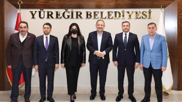 BAŞKAN ÖZHASEKİ, YÜREĞİR BELEDİYESİ’Nİ ZİYARET ETTİ