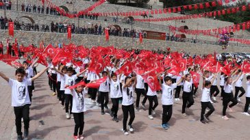 KURTULUŞ TÖRENİ DURGUN KONSER COŞKULU GEÇTİ