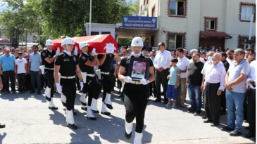 GÖZ YAŞLARI ARASINDA TOPRAĞA VERİLDİ.