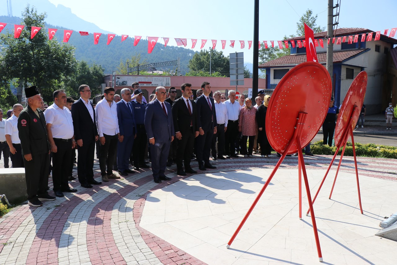 5 AĞUSTOS’A RUTİN VE SADE TÖREN
