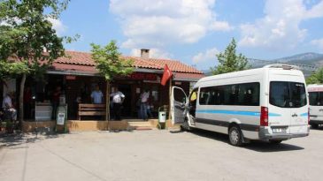 “OTOBAN ÜZERİNDE ASLA YOLCU İNDİRİP BİNDİRMEYİN”