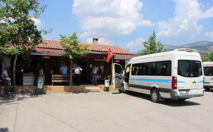 “OTOBAN ÜZERİNDE ASLA YOLCU İNDİRİP BİNDİRMEYİN”