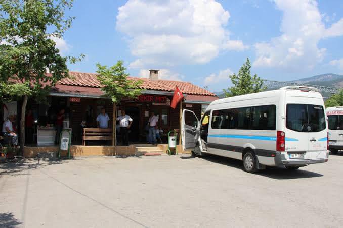 “OTOBAN ÜZERİNDE ASLA YOLCU İNDİRİP BİNDİRMEYİN”