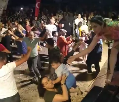 “VUR PATLASIN… ÇAL OYNASIN…”