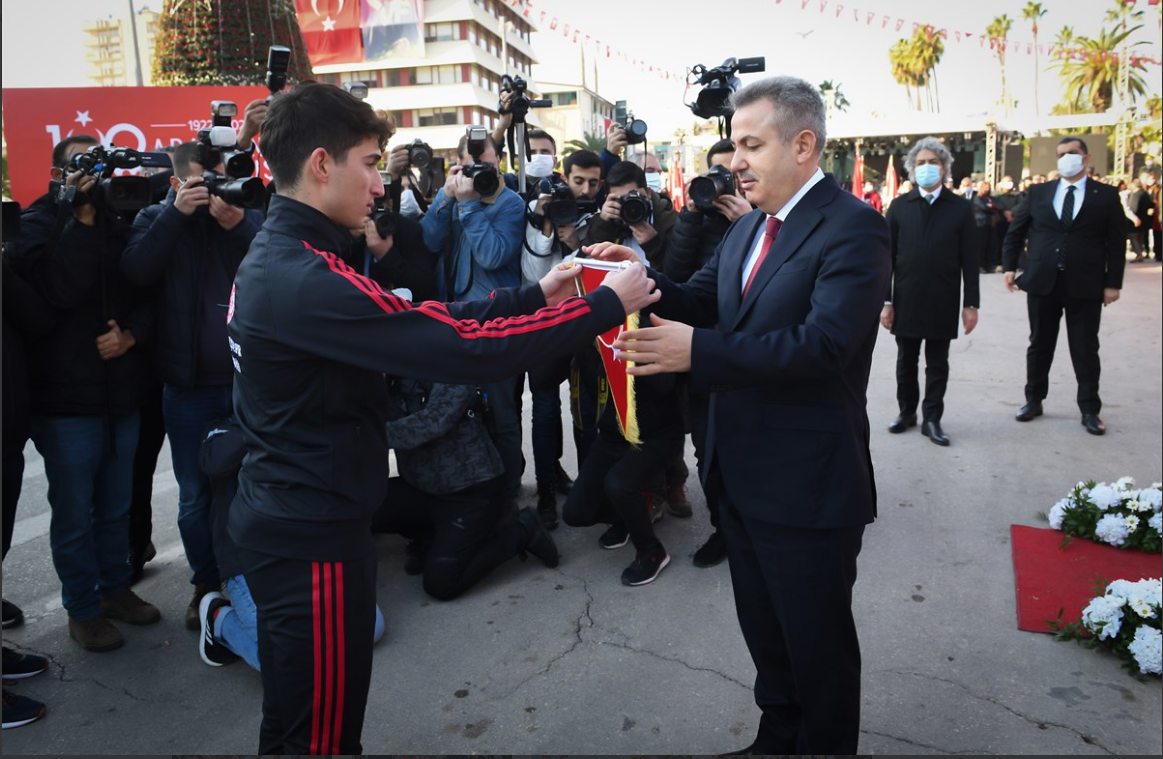 KURTULUŞ BAYRAĞI POZANTI’DAN