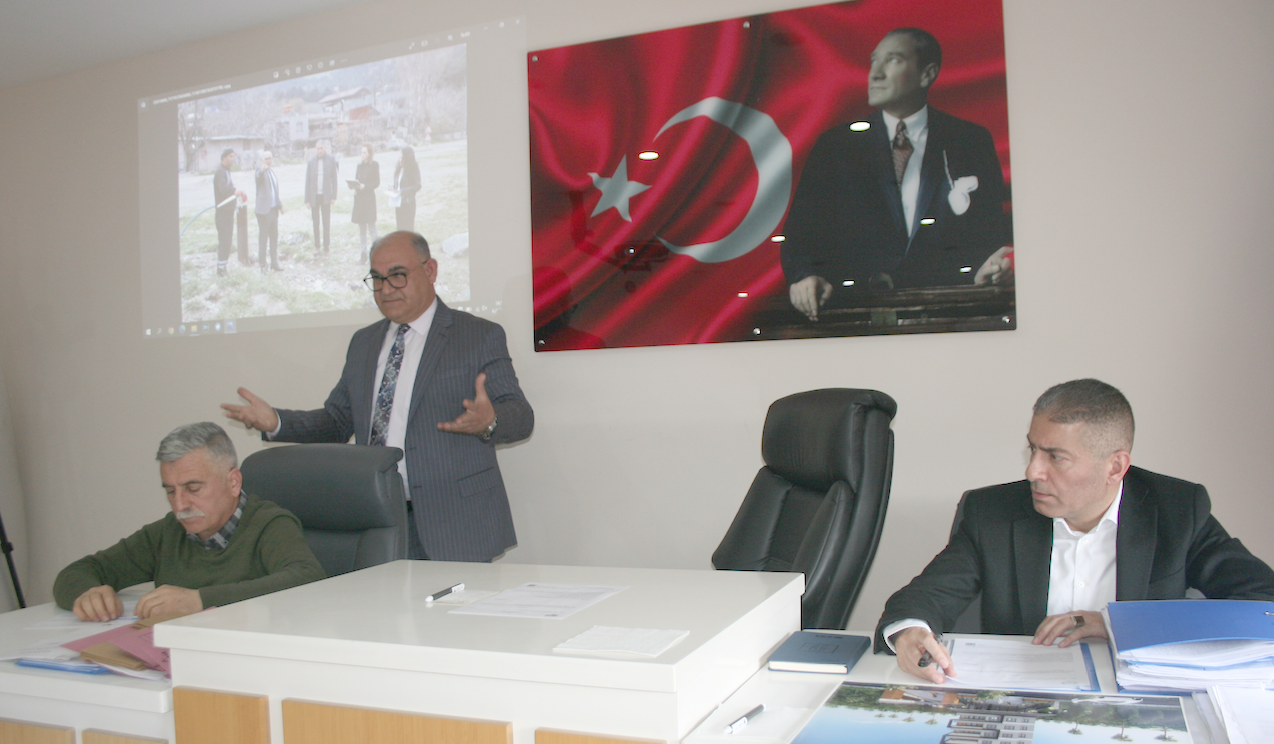“SEÇİMLER ARİFESİNDE CUMHUR İTTİFAKINA ZARAR VERMİYORMUSUNUZ… ?”