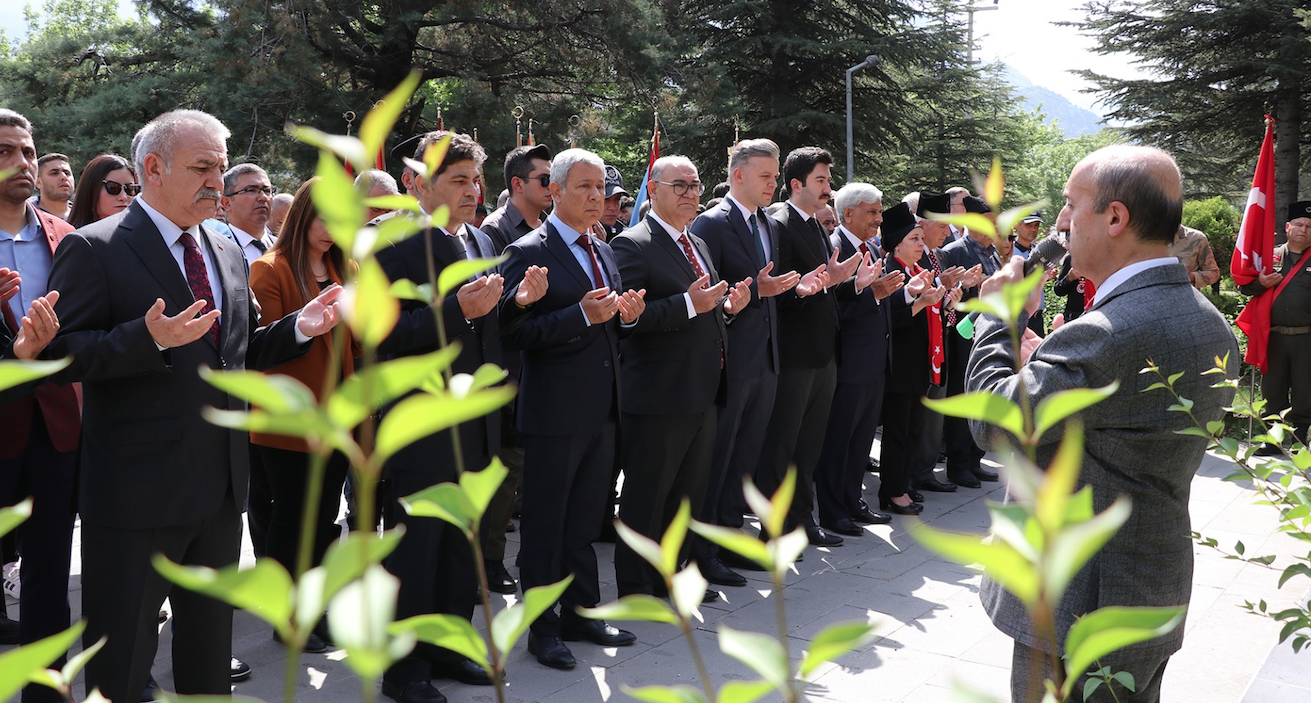 POZANTI’NIN KURTULUŞU KUTLANDI.