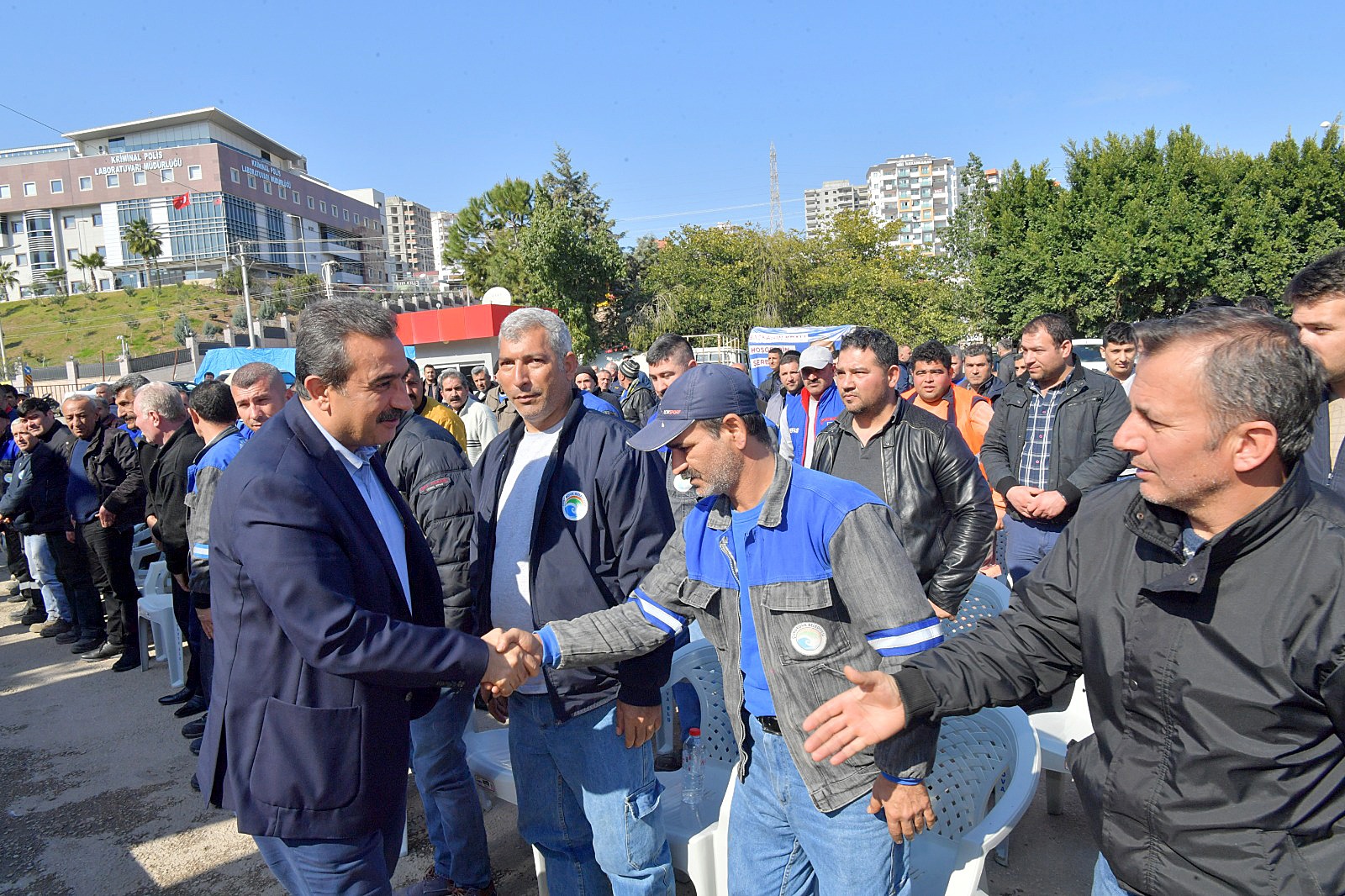 DEPREM ÜZDÜ BAŞKAN ÇETİN SEVİNDİRDİ