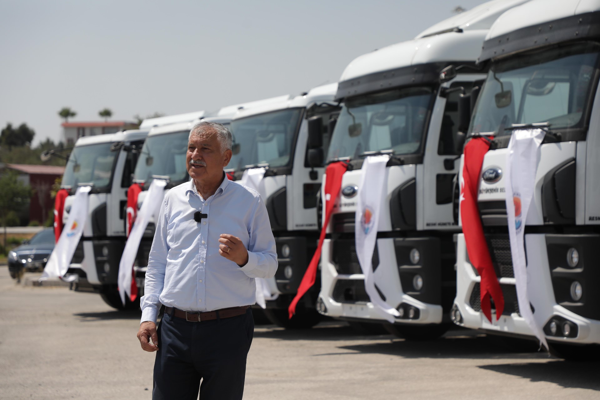 Büyükşehir Belediyesi, iş makinesi filosunu büyütmeye devam ediyor