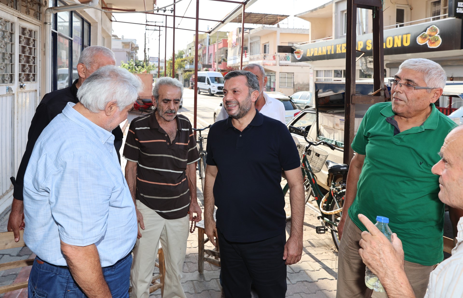 BAŞKAN KOCAİSPİR KARŞIYAKA 1000 SOKAK’TA ESNAFLA BULUŞTU