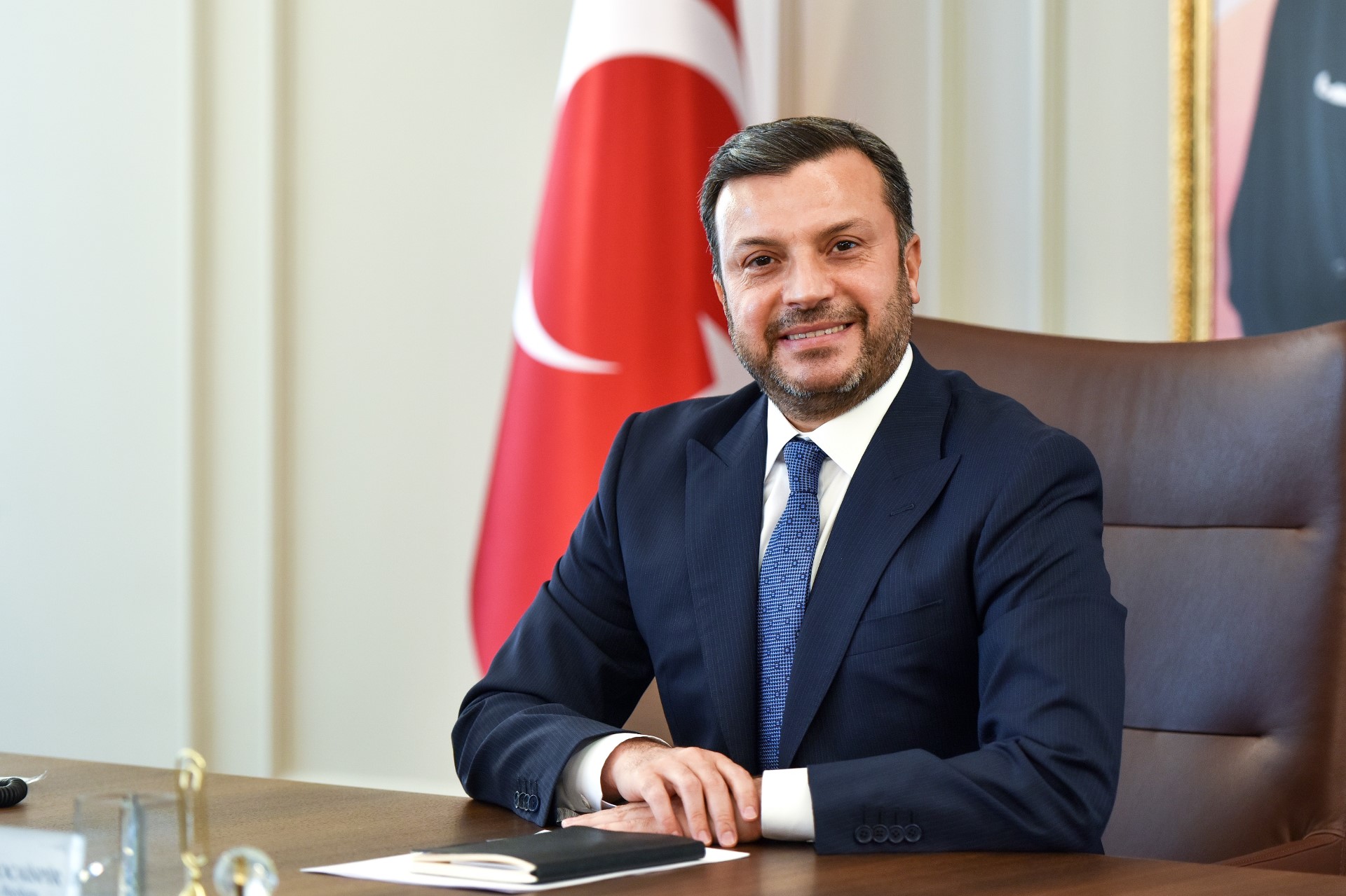 YÜREĞİR BELEDİYESİ’NDEN GENÇLERE BİN 500 TL EĞİTİM DESTEĞİ