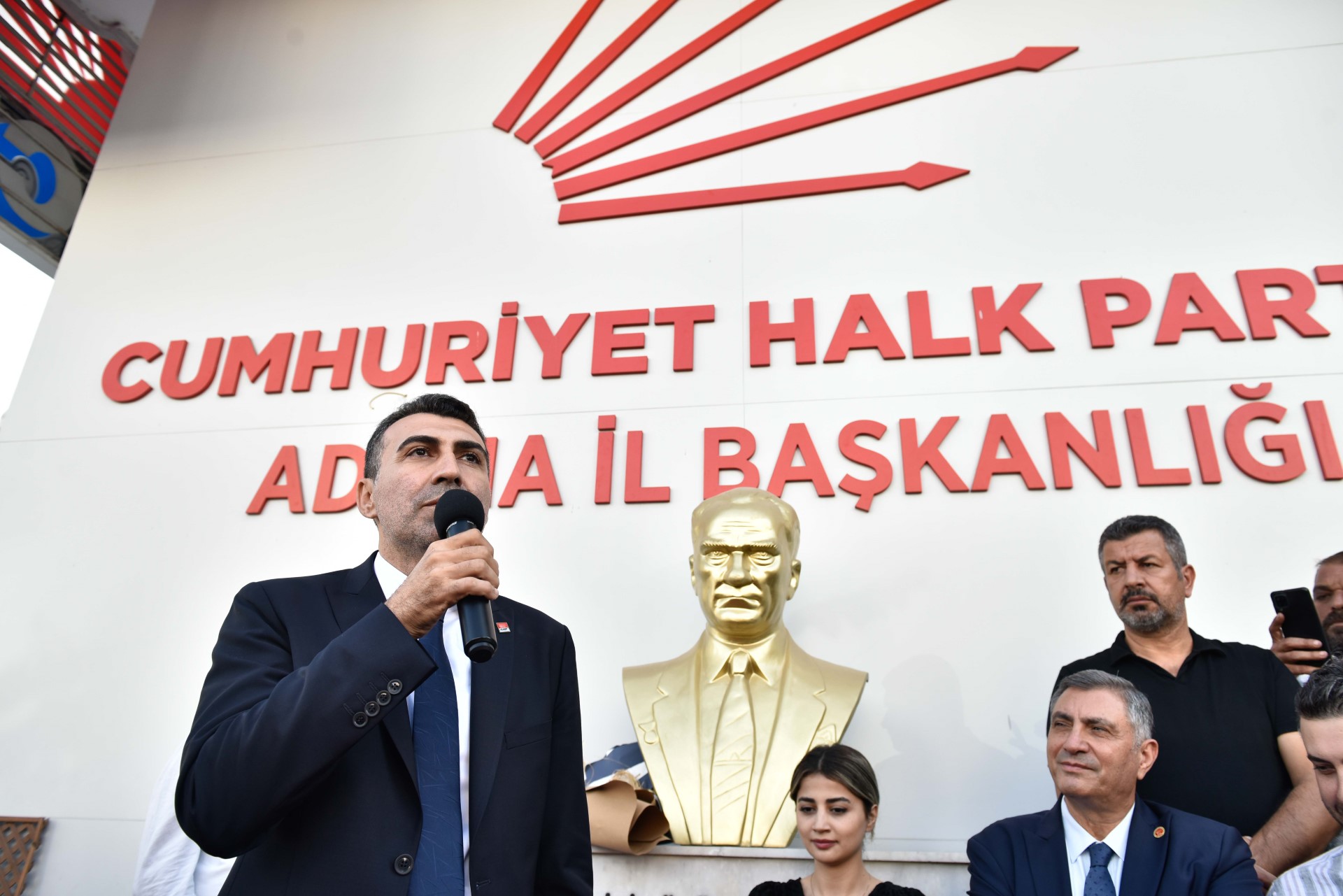 CHP’de Anıl Tanburoğlu dönemi