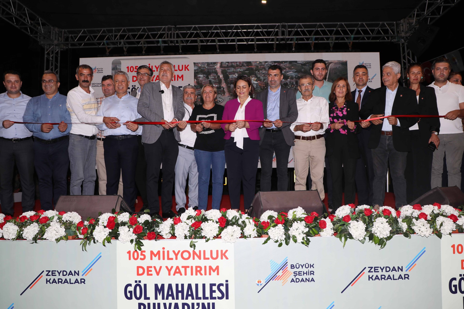 Şantiyeye dönen Adana’da dev hizmetler halkla buluşuyor.