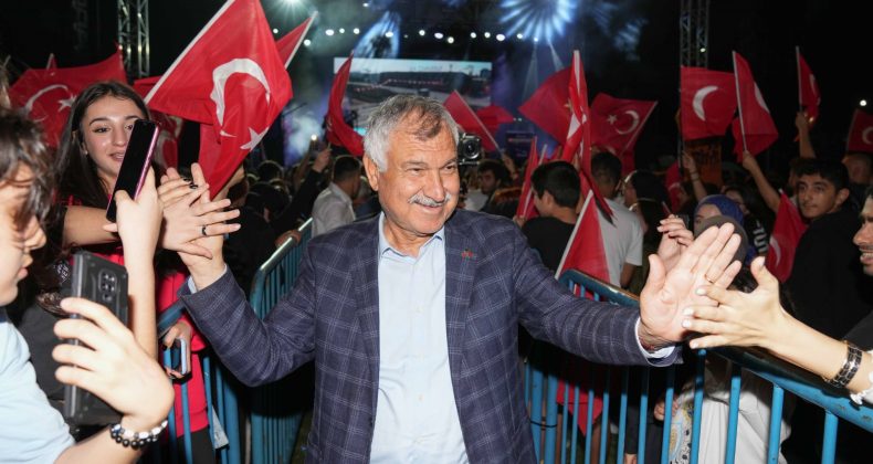 Başkan Zeydan Karalar, “Cumhuriyetin değerini bilerek, daha güzel günlere birlikte yürüyeceğiz.”