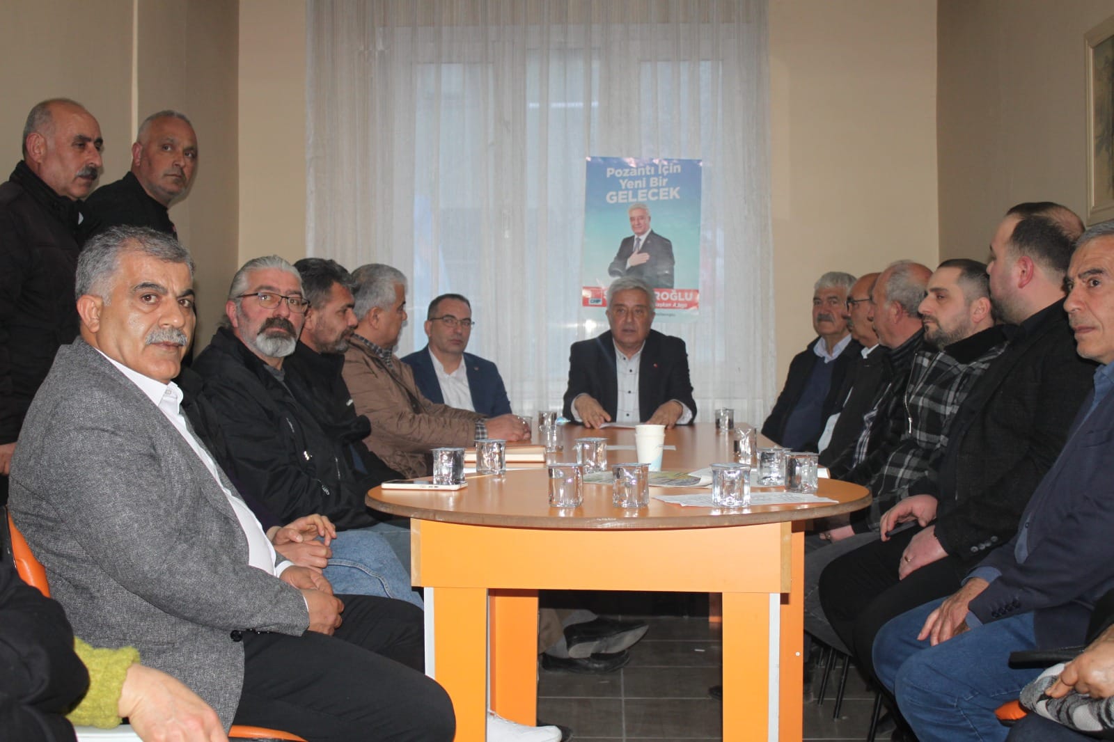 BAŞKAN ADAYI EROĞLU CHP ÖĞRÜTÜ İLE BİRLİKTE SAHALARDA