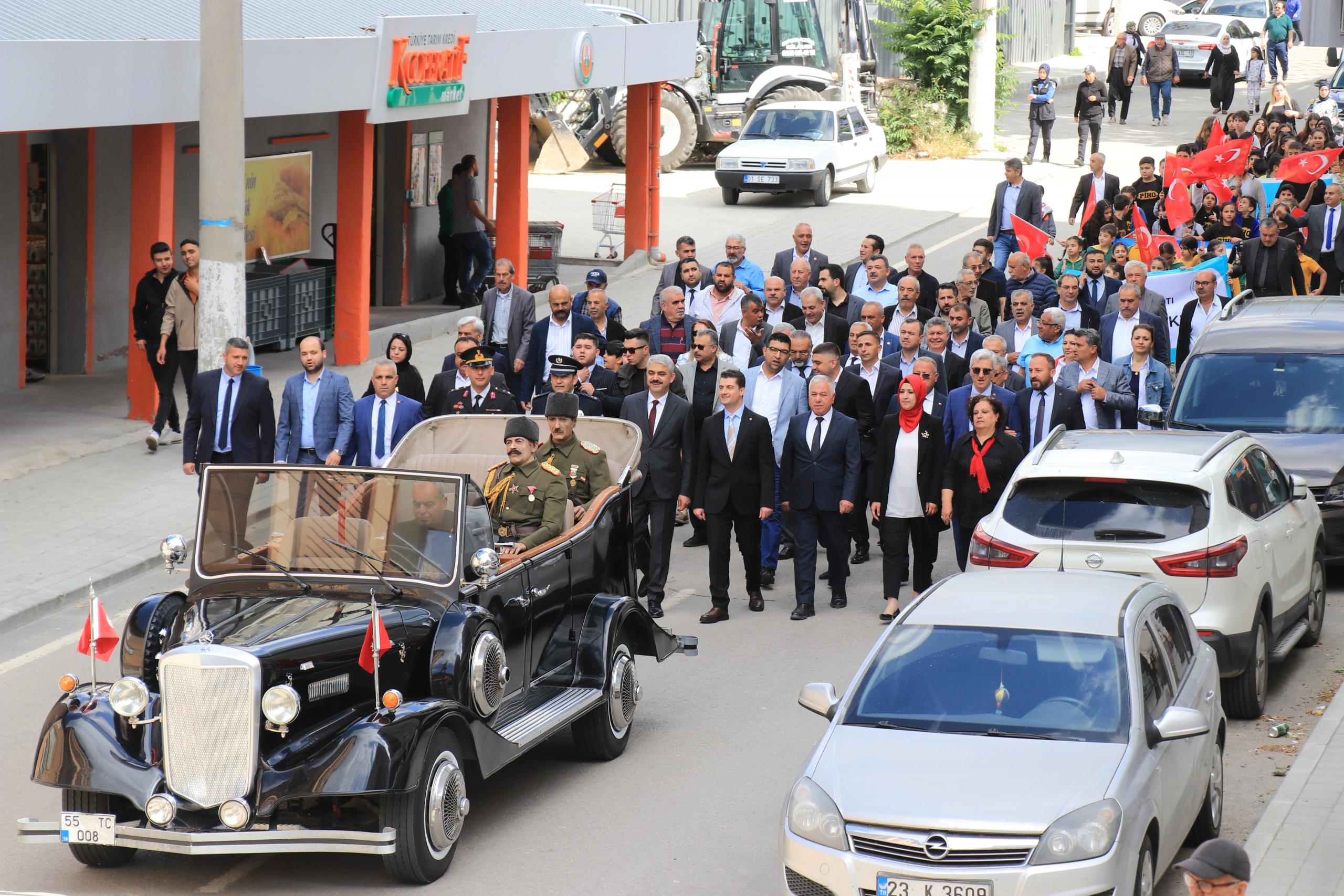 POZANTI’LILAR 25 MAYIS TÖRENLERİ İLE COŞTULAR.