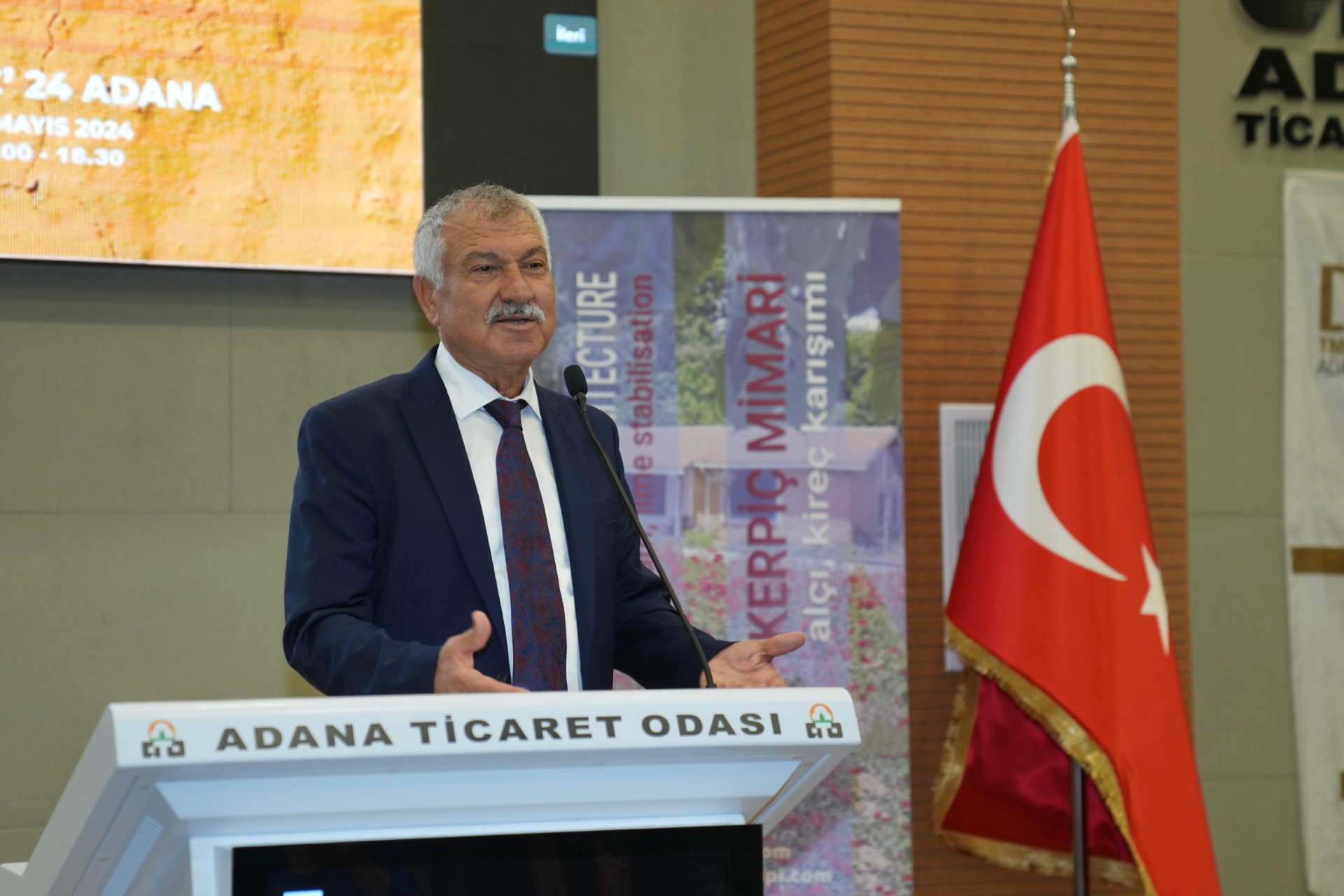 Deprem Sonrası Geleceği Kerpiçle İnşa Etmek konulu sempozyum yapıldı