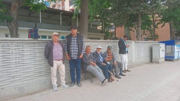 POZANTI’DA OTOBÜS DURAKLARI YETERSİZ…