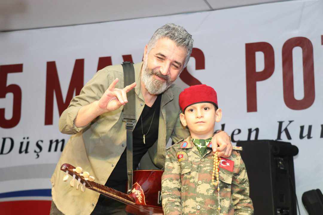 KÜÇÜK ALİ TOPRAKTEPE’NİN  ADAŞI  ALİ KINAK’A SEVGİSİ