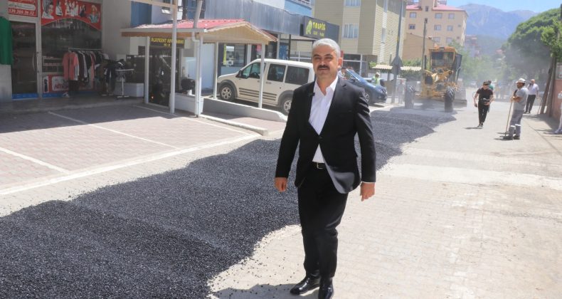POZANTI’DA YOLLAR SİL BAŞTAN YAPILIYOR