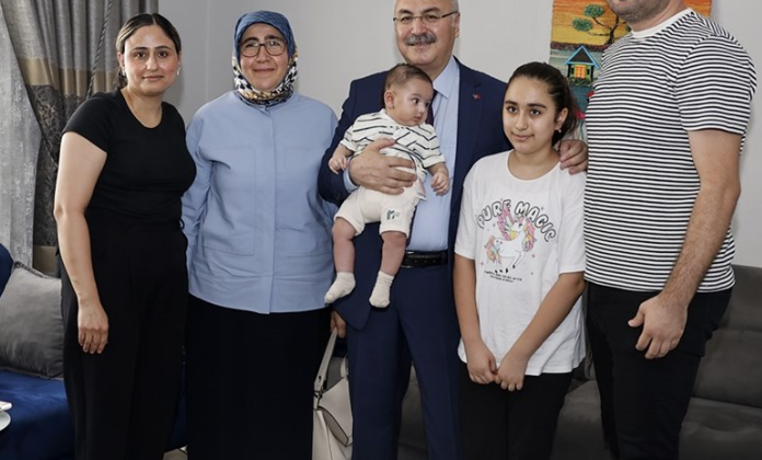 VALİ YAVUZ SELİM KÖŞGER’DEN ŞEHİT AİLELERİNE 15 TEMMUZ ZİYARETİ