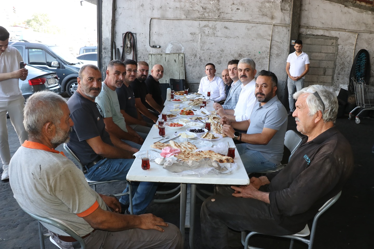 SANAYİ ESNAFIN’DAN GÜDEK VE AVAN’A KAHVALTI