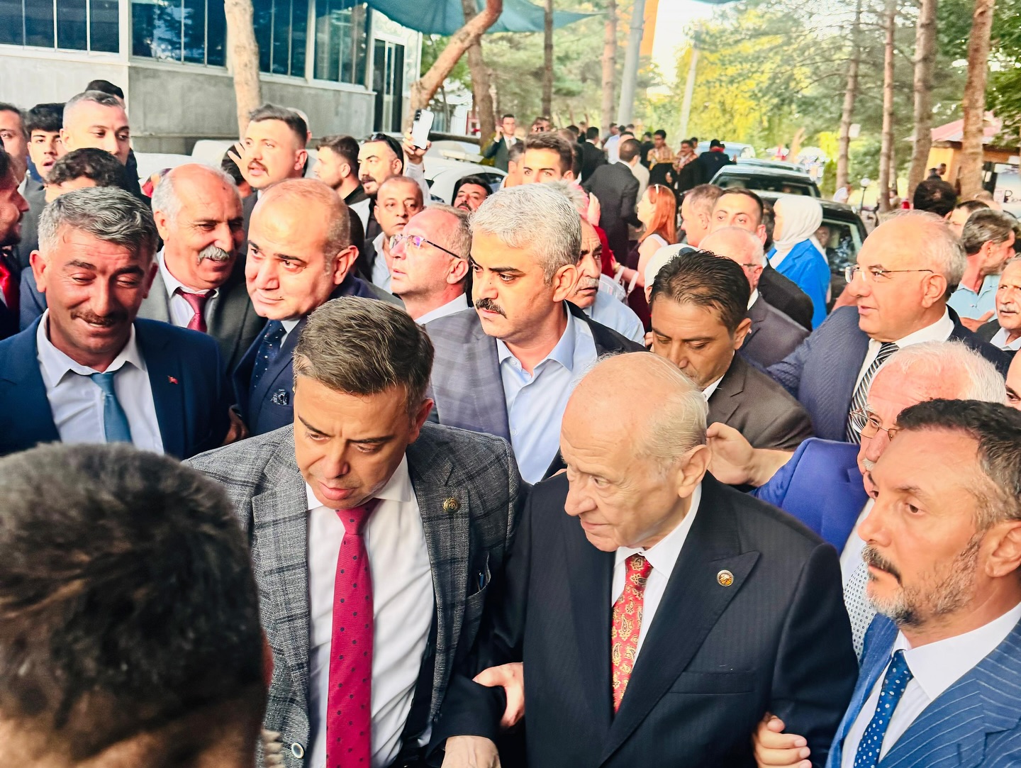 BAŞKAN ALİ  AVAN AHLAT’TA İDİ