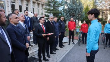POZANTI’DAN BAYRAK GÖNDERİLDİ. ADANA’NIN KURTULUŞU KUTLANDI