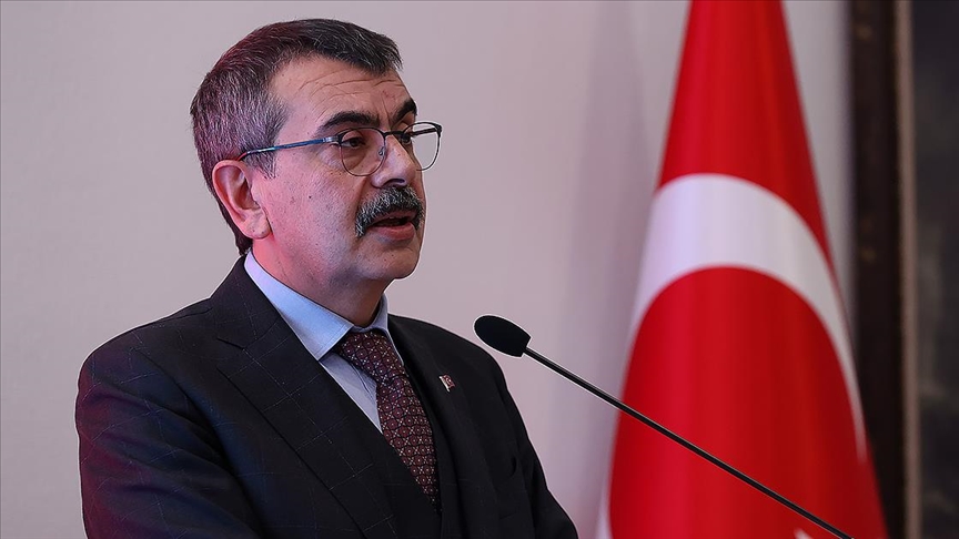  BAKAN TEKİN: “GEZİCİ ÖĞRETMEN  SINIFI MODELENİ UYGULUYORUZ”