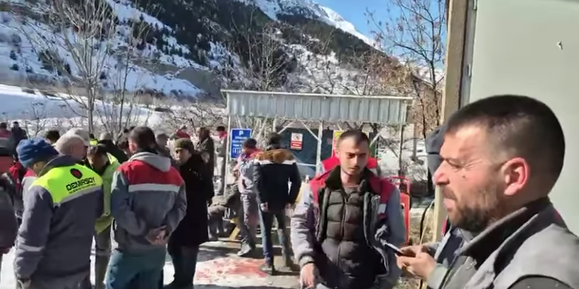 MADEN İŞÇİLERİ EYLEMDE