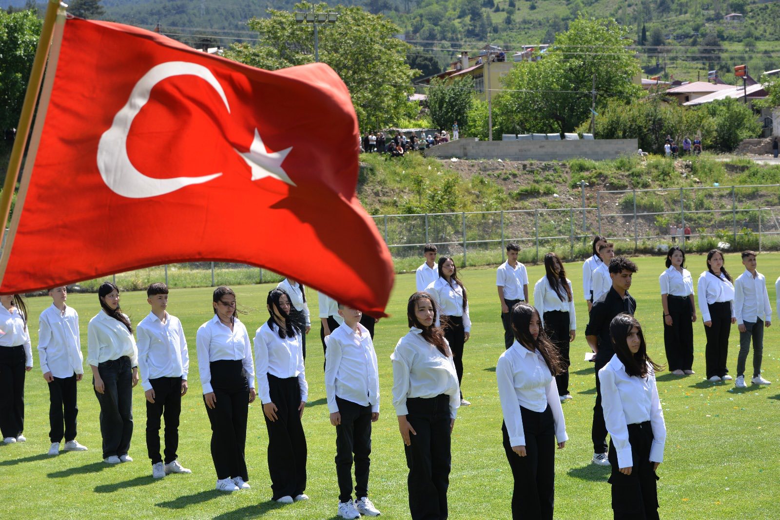 19 MAYIS’IN YILDÖNÜMÜNE GÖKBEZ  STADINDA ANLAMLI KUTLAMA