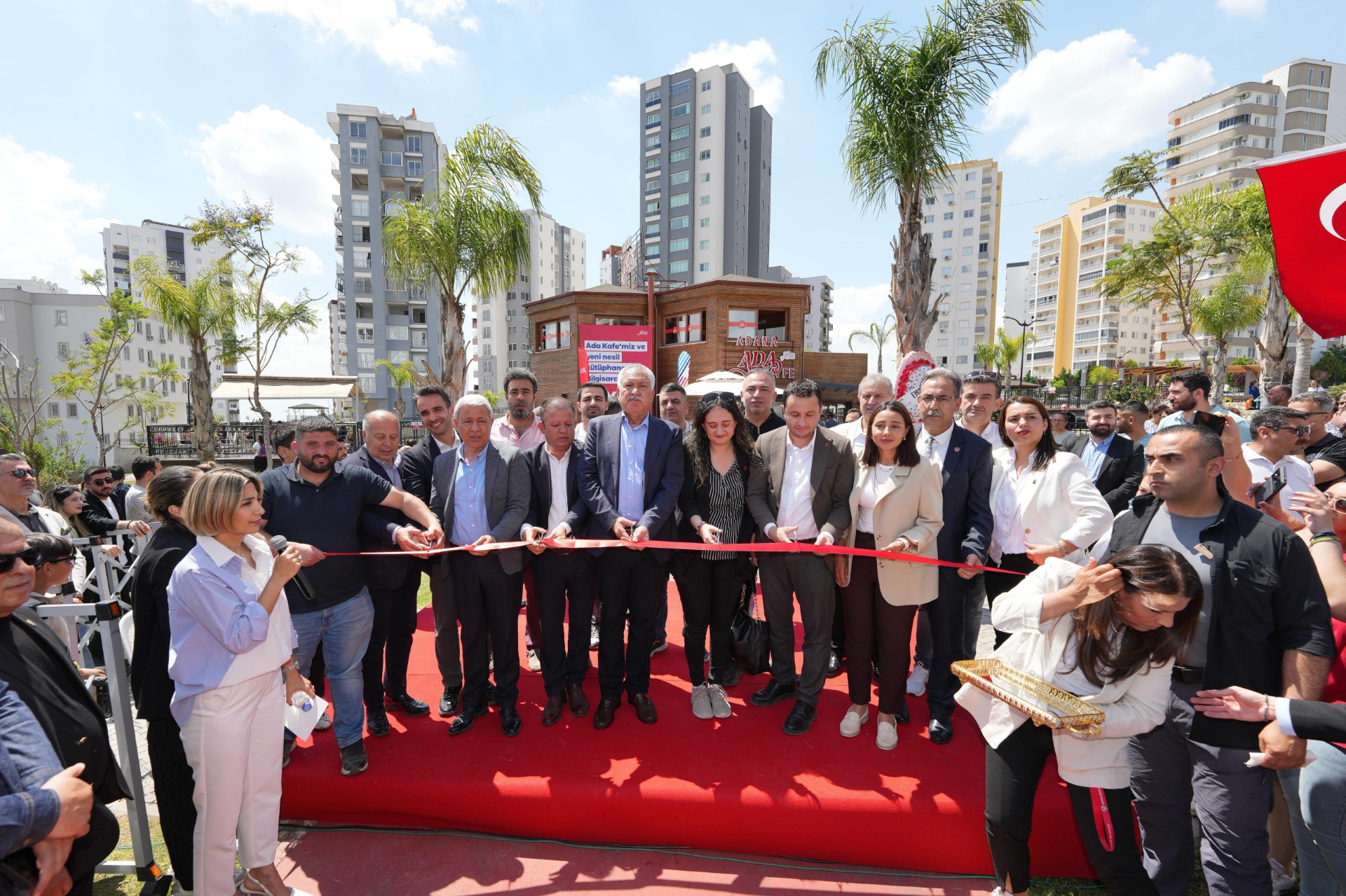 Adana Kafe Ve Yeni Nesil Kütüphane “Bilgisaray”ın Açılışı Yapıldı