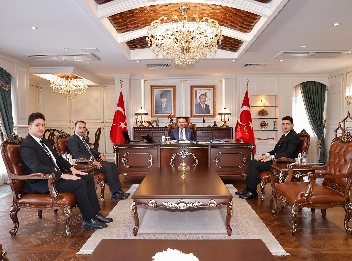 KAYMAKAM  SITKI ÖZMEN GÖREVE BAŞLADI