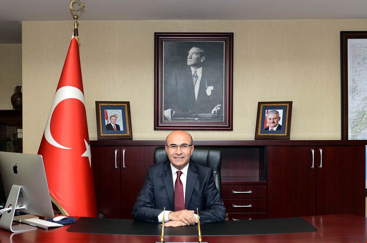 BARIŞ DOSTLUK  KARDEŞLİK REFAH VE HUZUR DOLU BİR YIL OLSUN