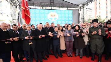 SÖZLÜ SÖZÜNDE DURUYOR.