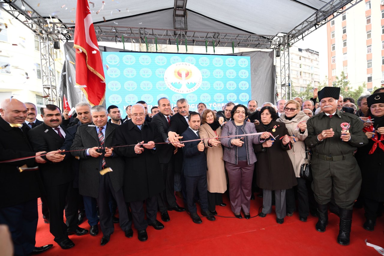 SÖZLÜ SÖZÜNDE DURUYOR.