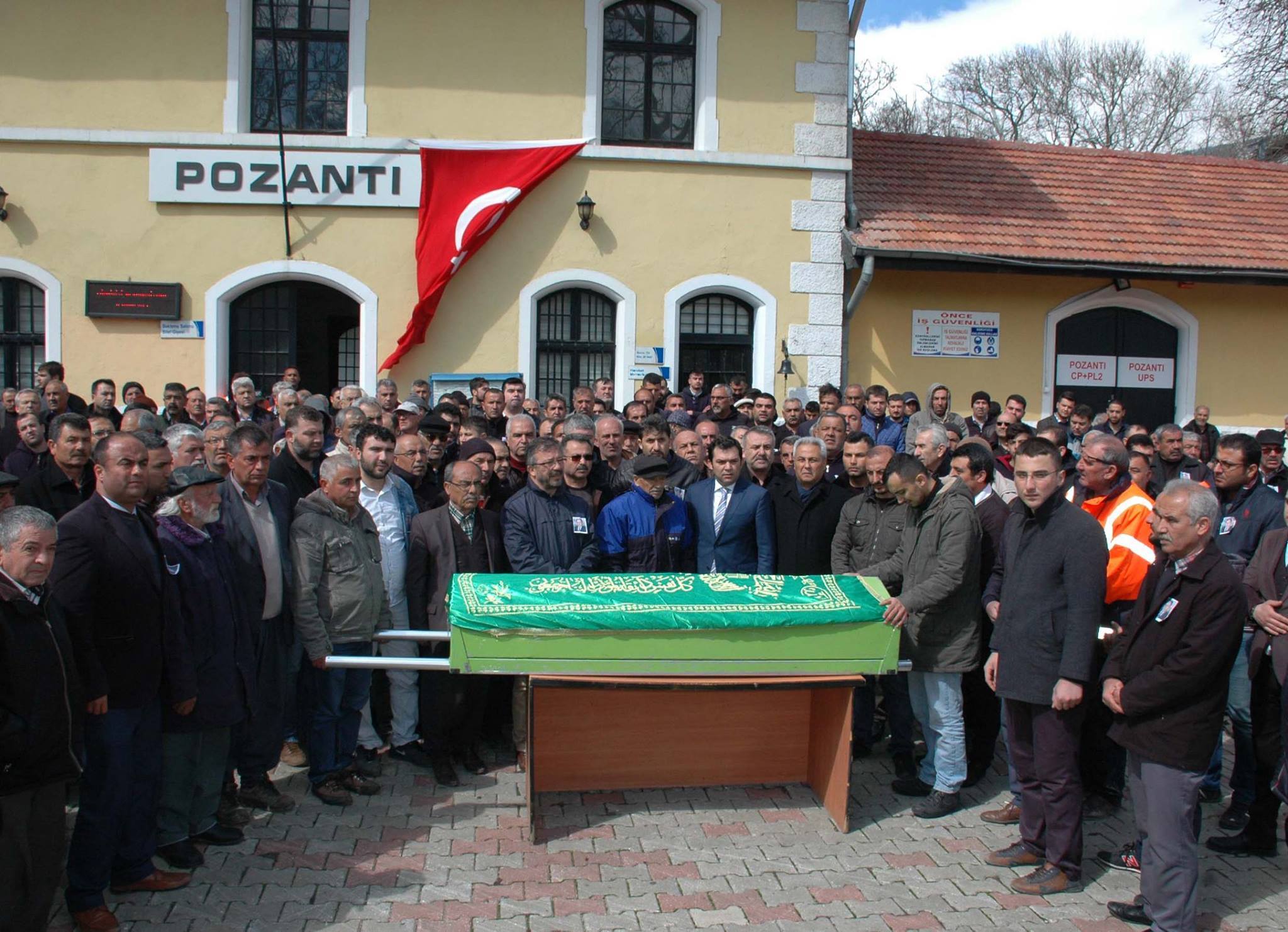 DEMİR YOLU GÖREV ŞEHİTLERİ TOPRAĞA VERİLDİ.