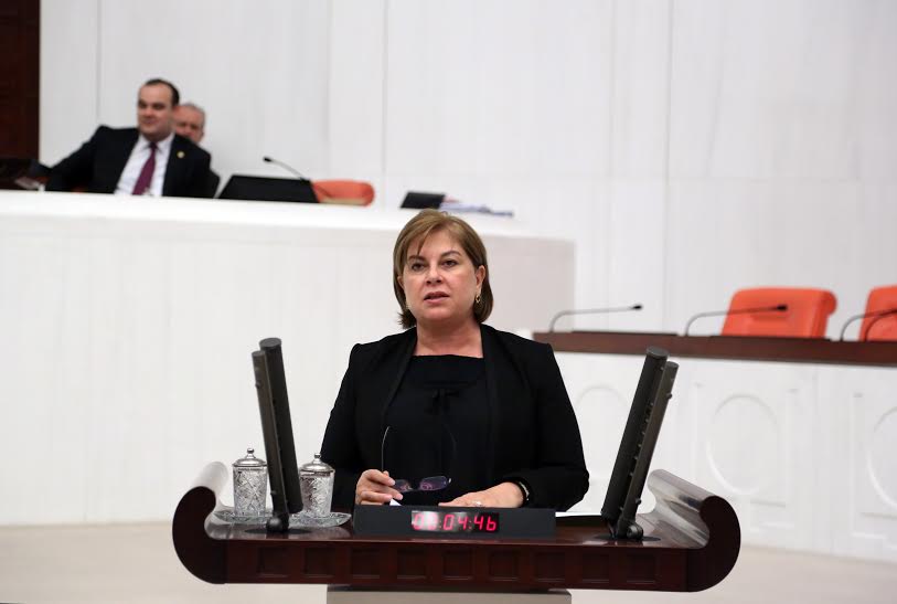 TÜRKMEN AVM’leri Meclise Taşıdı. Pozantı’yı Hareketlendirdi.