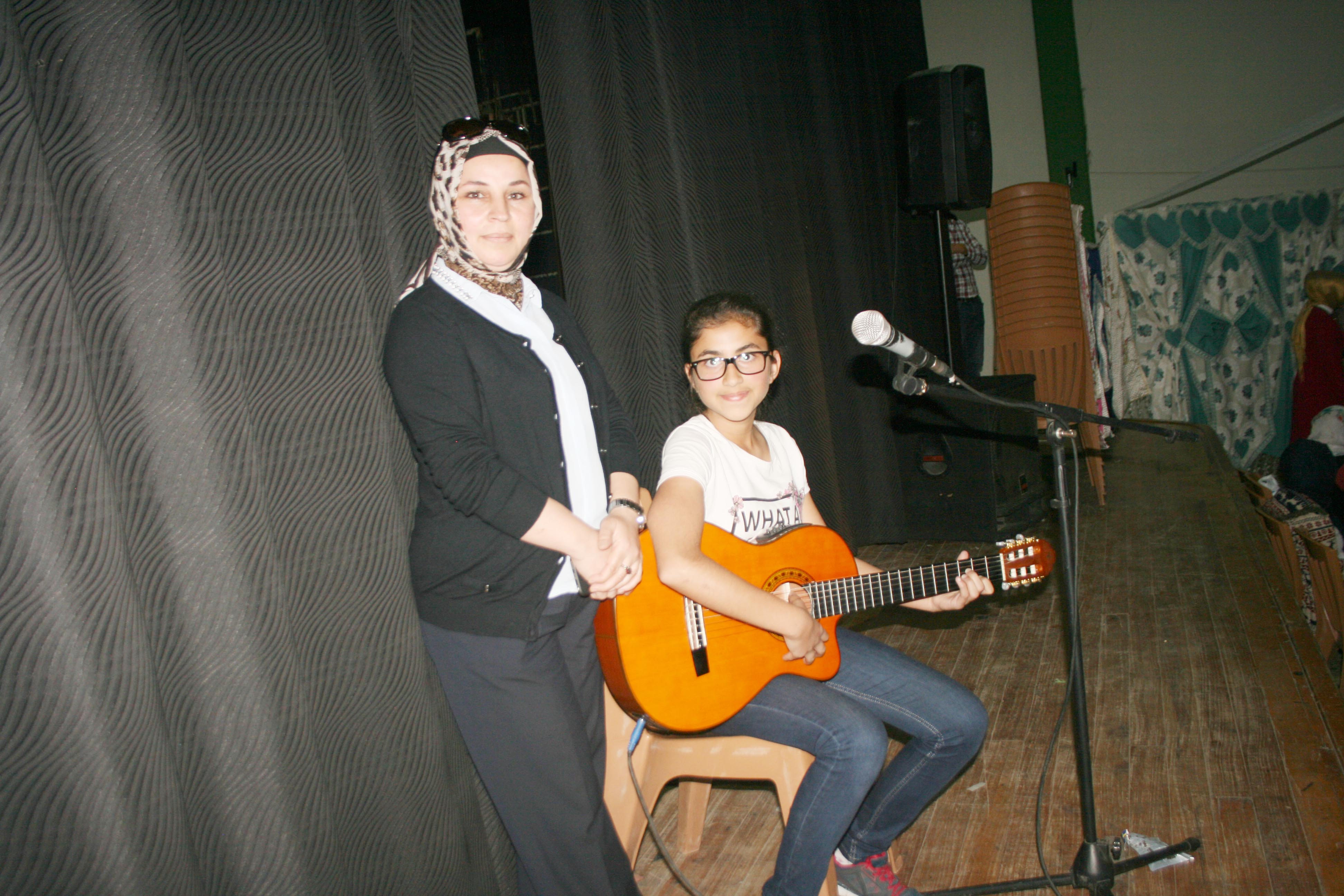 Geleceğin GİTARİSTİ  Miray Dinç