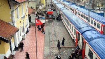 POZANTI’DA ARTIK TREN BİLETİ SATILMIYOR