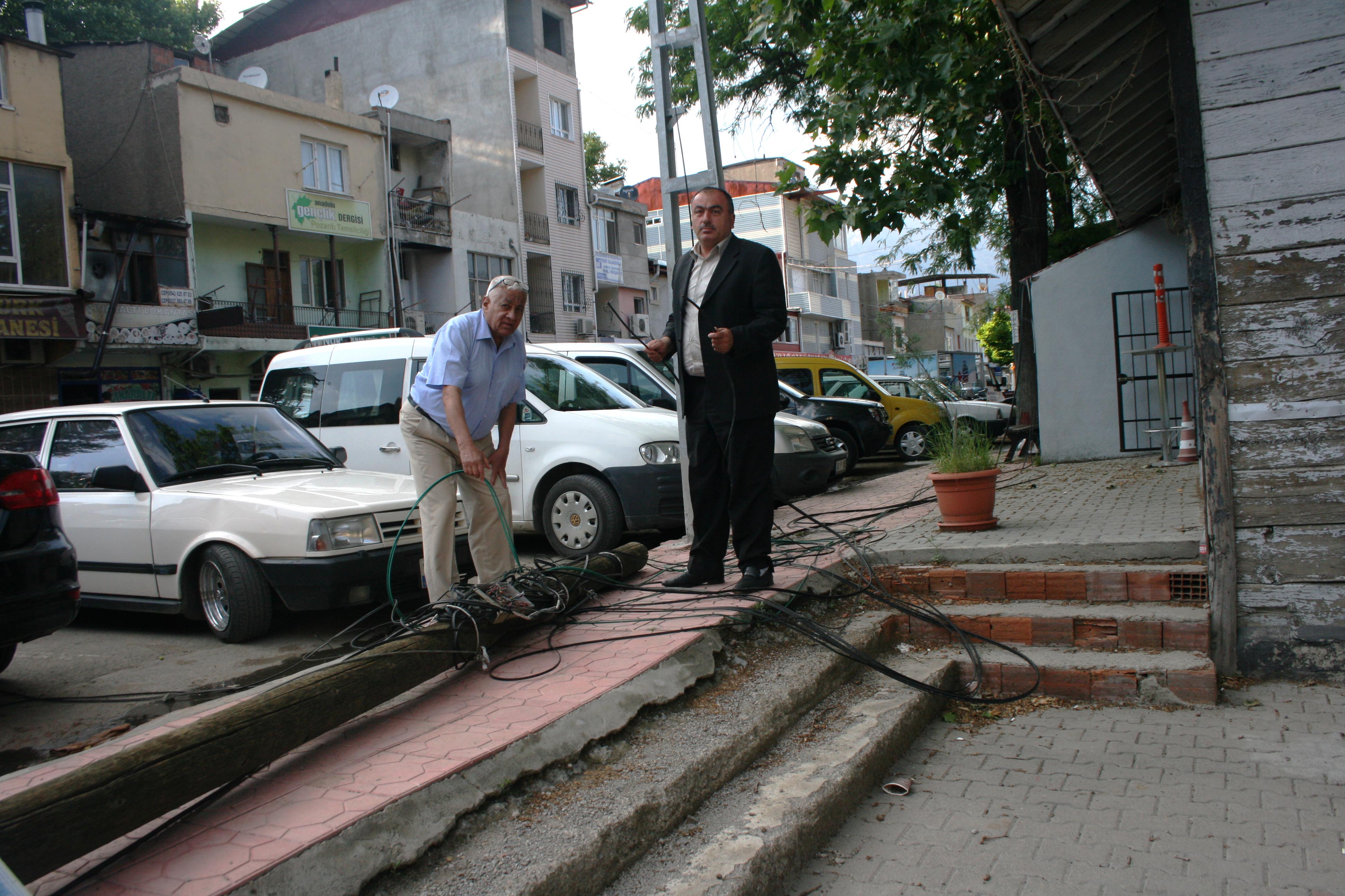 GENÇLİK CADDESİNDE  İLETİŞİM SIKINTISI
